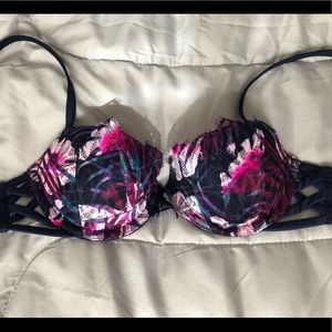 PINK The Date push-up